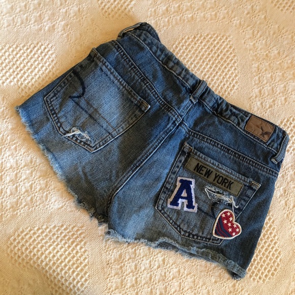 Mid-waisted patchwork denim shorts - Picture 3 of 4